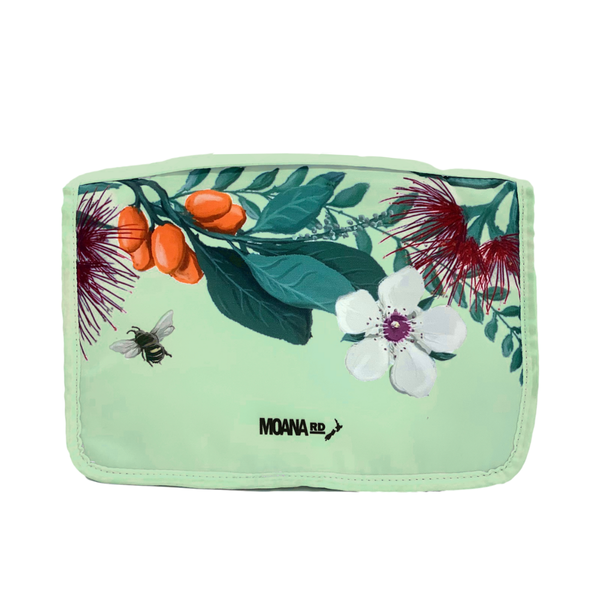 Moana Road The Tracy Hanging Toiletry Bag Green